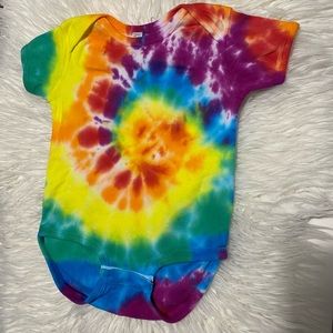 NWOT 18 Mos Tie Dye Ultra Soft Cotton Bodysuit 🍭